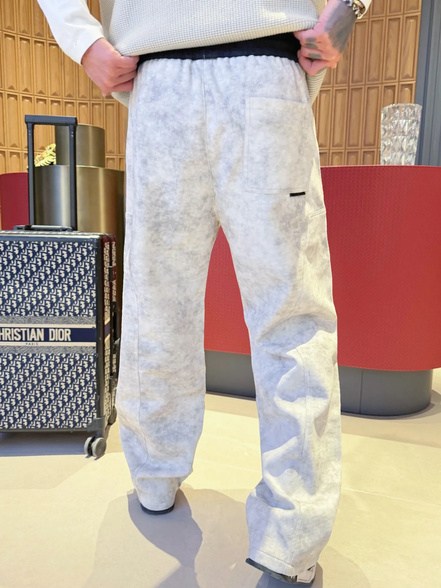 Balenciaga 🆕2026 Autumn and Winter New Arrival trousers and casual pants🎁 are on sale simultaneously on the official website. Brand Classic LOGO casual pants, customized fabrics, excellent comfort and strong touch. Highly recognisable, perfect appearance and craftsmanship. Size:M-3XL